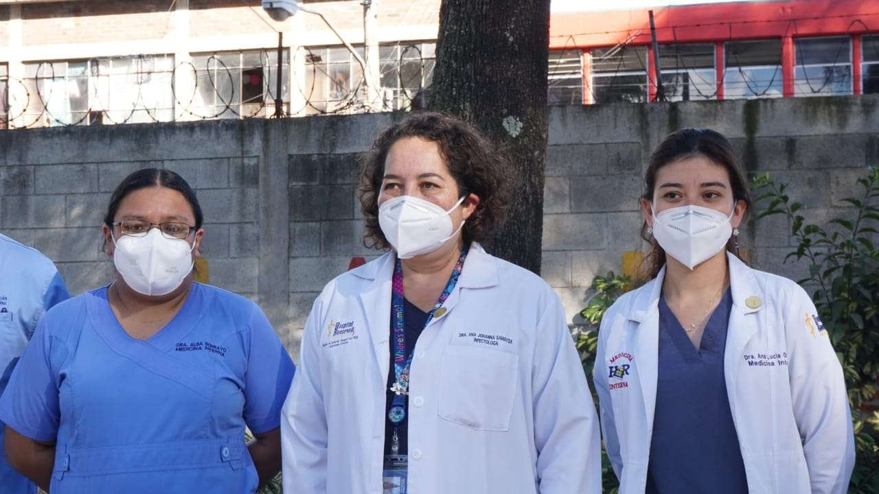  Samayoa es jefa del área de Covid para adultos en el Hospital Roosevelt. Foto cortesía Hospital Roosevelt. 