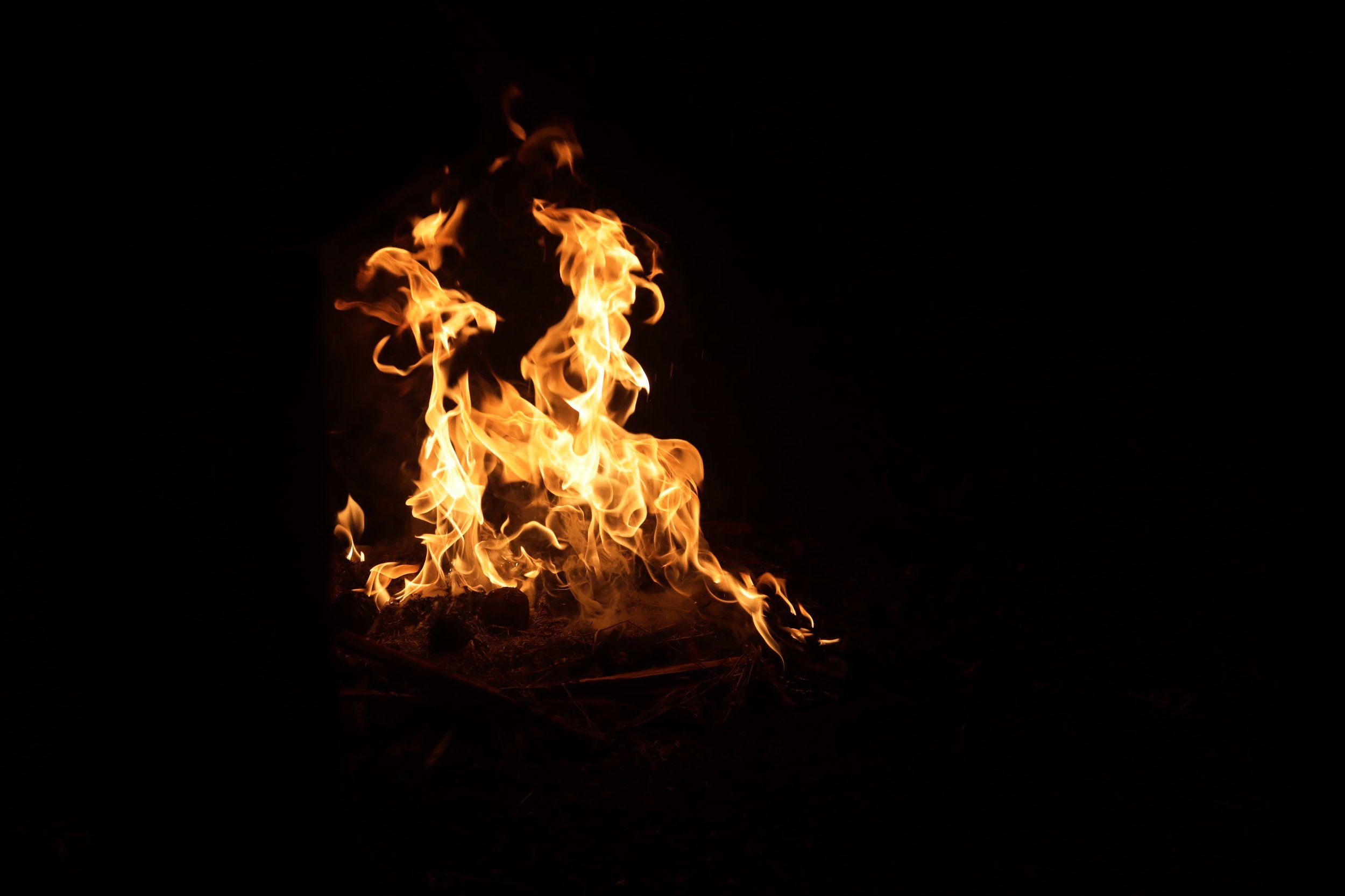  El fuego de la ceremonia ardió por tres horas. Foto Juan Bautista Xol 