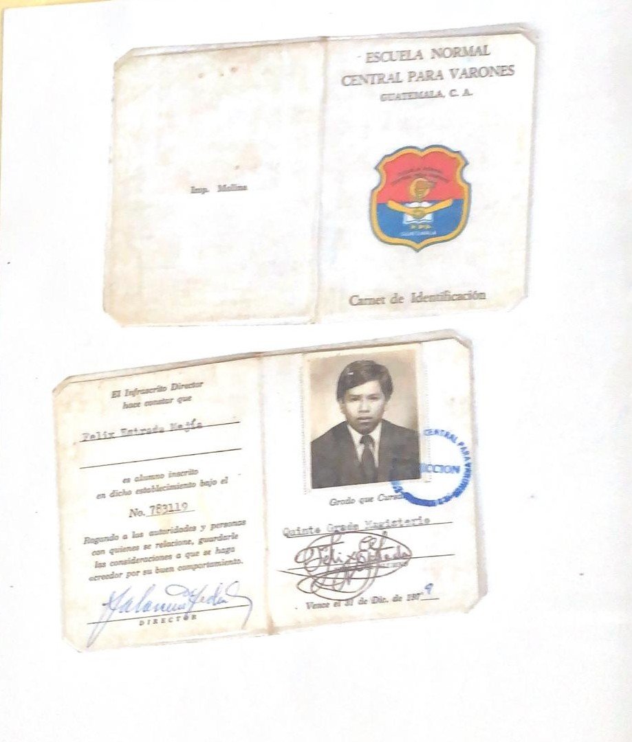  Carné de identificación de Félix Estrada Mejía de la Escuela Normal para Varones. Foto: cortesía familia Estrada Mejía. 