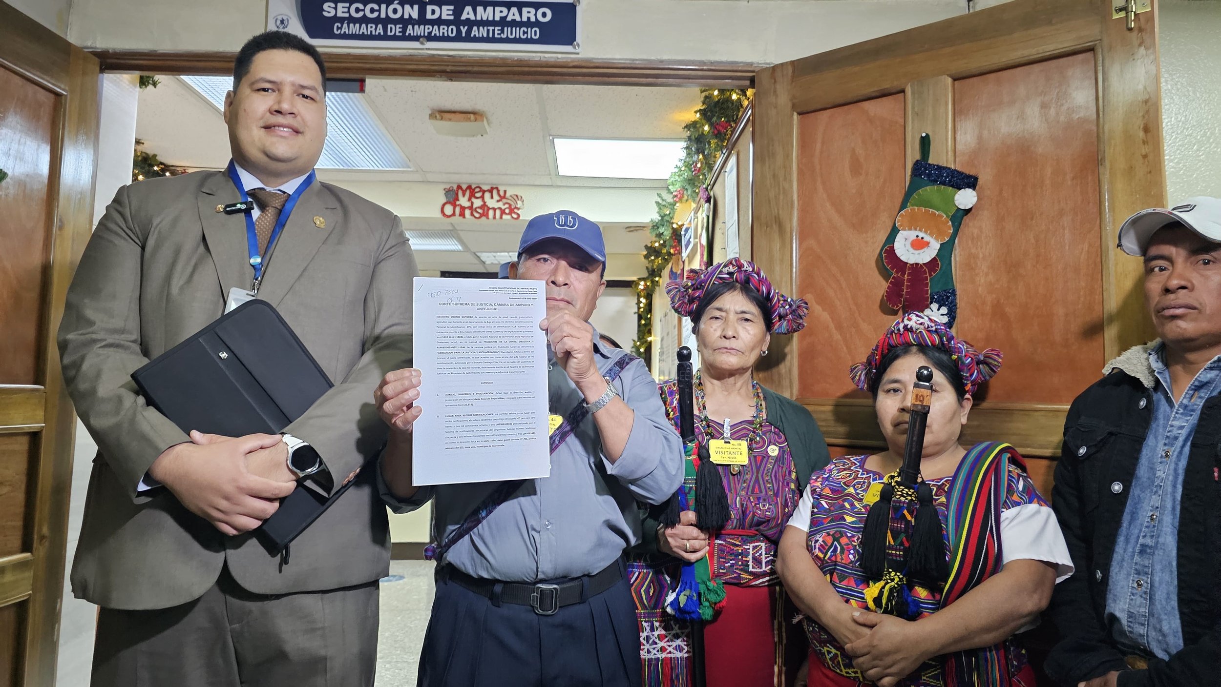  Sobrevivientes del genocidio Ixil interponen amparo en la CSJ. Foto Regina Pérez 
