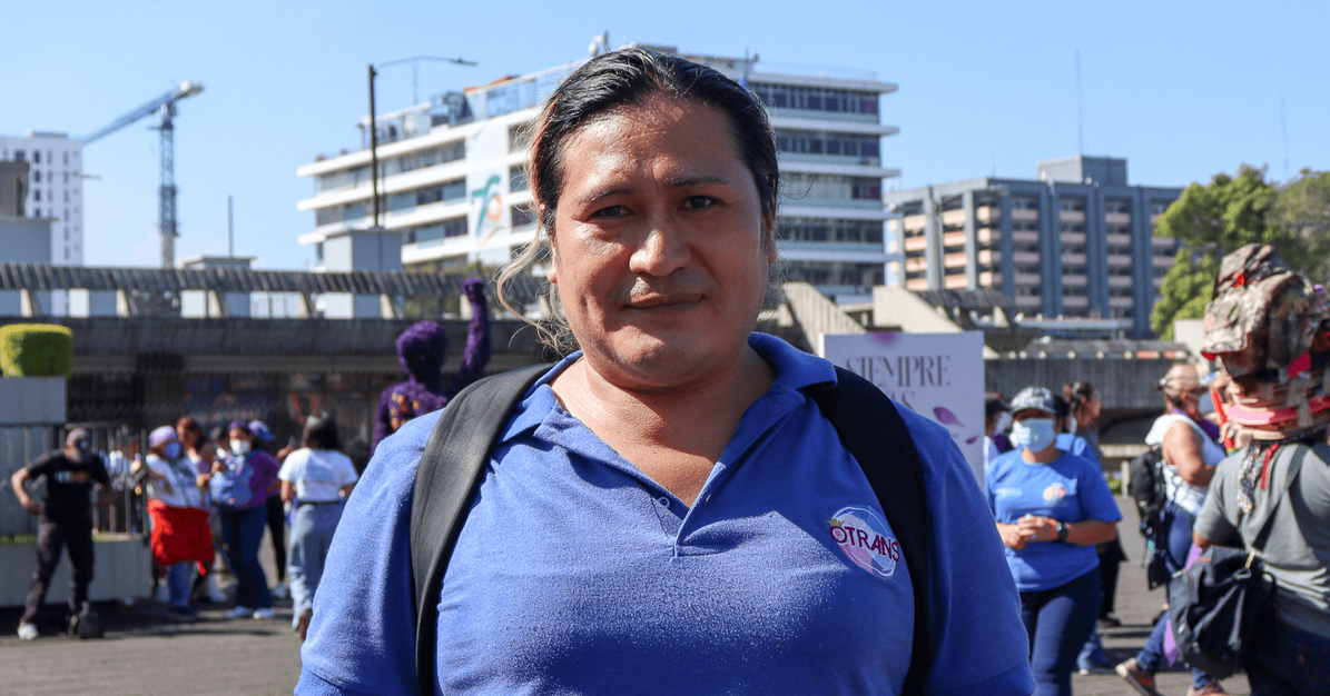 Cinthia Valle durante la movilización en el Día Internacional para la Eliminación de la Violencia contra las Mujeres. / Fotografía: María Jossé España