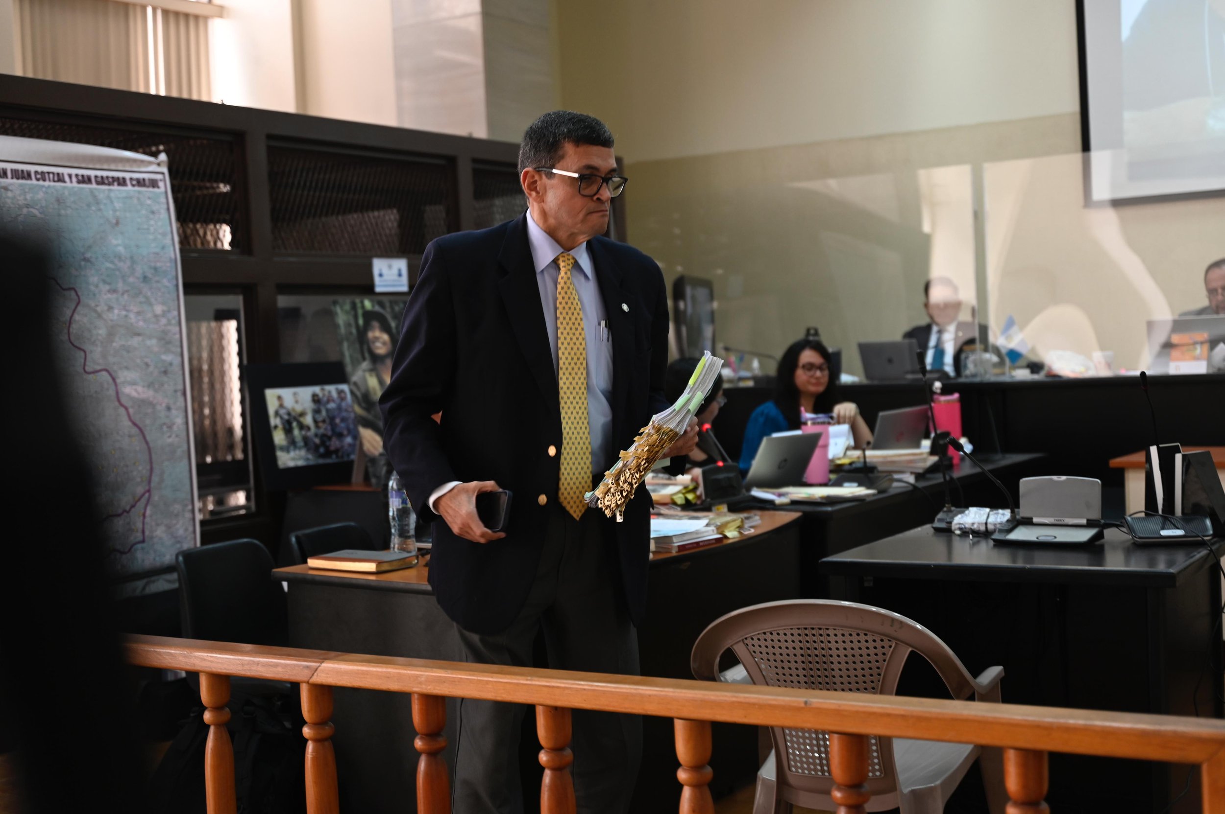  El coronel Juan José Recinos manifiesta que no hubo arrasamiento de aldeas ixiles por el ejército. Foto Prensa Comunitaria 