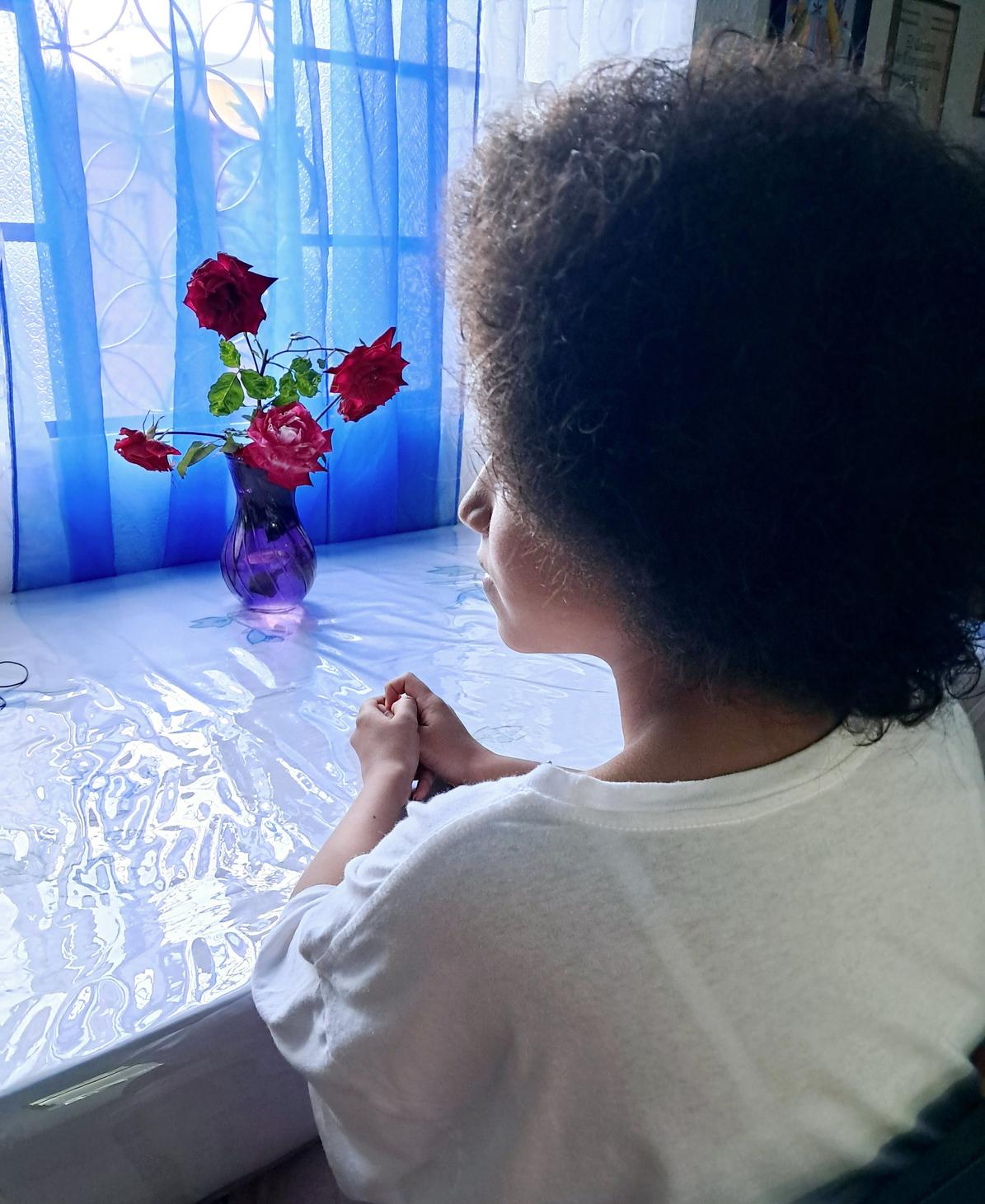 El cabello suele ser sujeto de críticas y burlas que ponen de manifiesto una sociedad con poco respeto por lo peculiar. Foto: Violeta Cetino