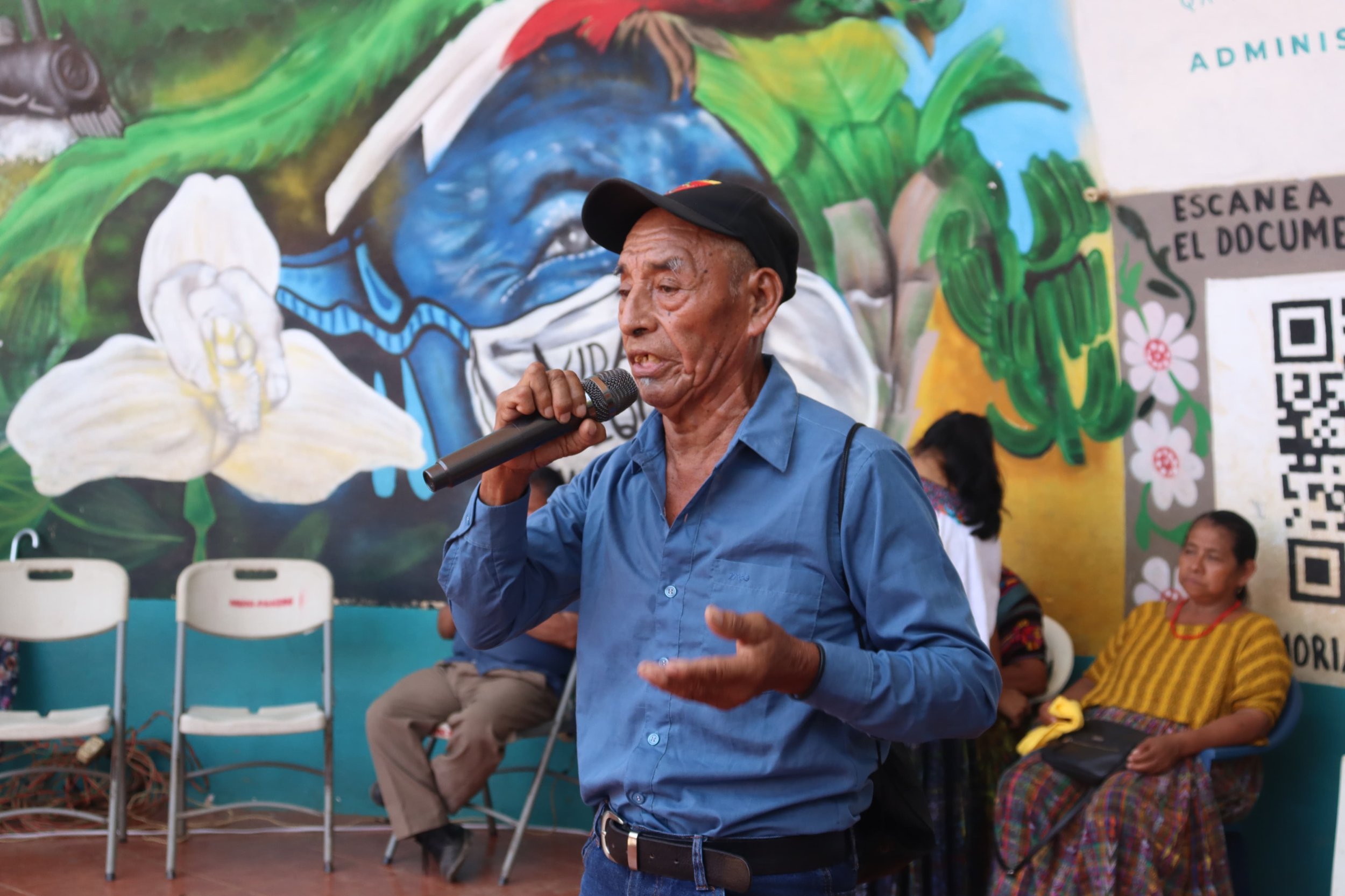  Lorenzo, sobreviviente, asiste por primera vez a una conmemoración de la masacre. Foto Juan Bautista Xol 