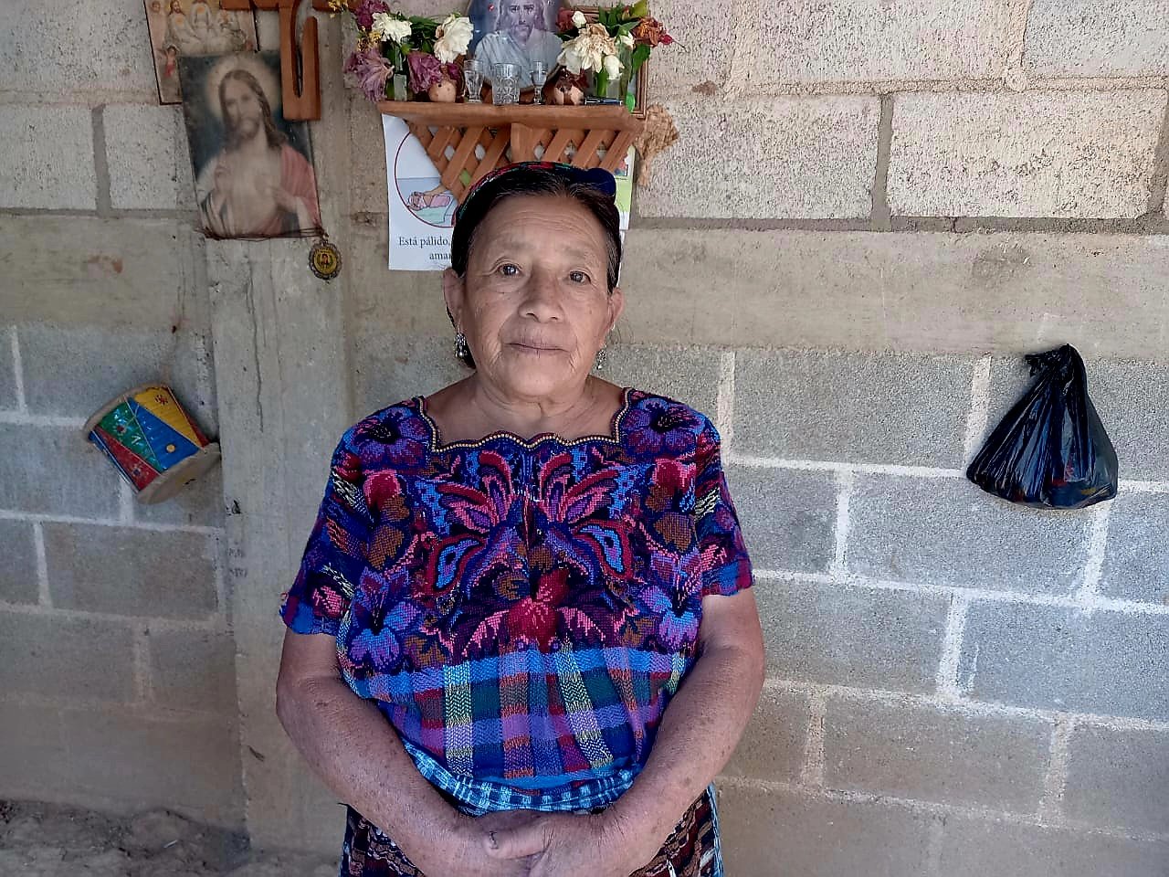  La abuela tiene el don de recibir vidas nuevas, curar y aconsejar. Foto de Hugo Bulux 