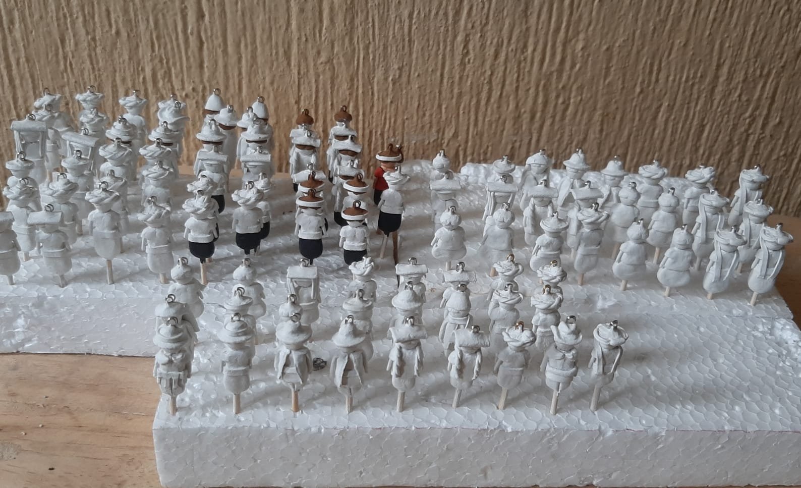  Figurillas de aretes hechos de pasta moldeable. Fotografía: cortesía de Sonia Conguache Rancho. 