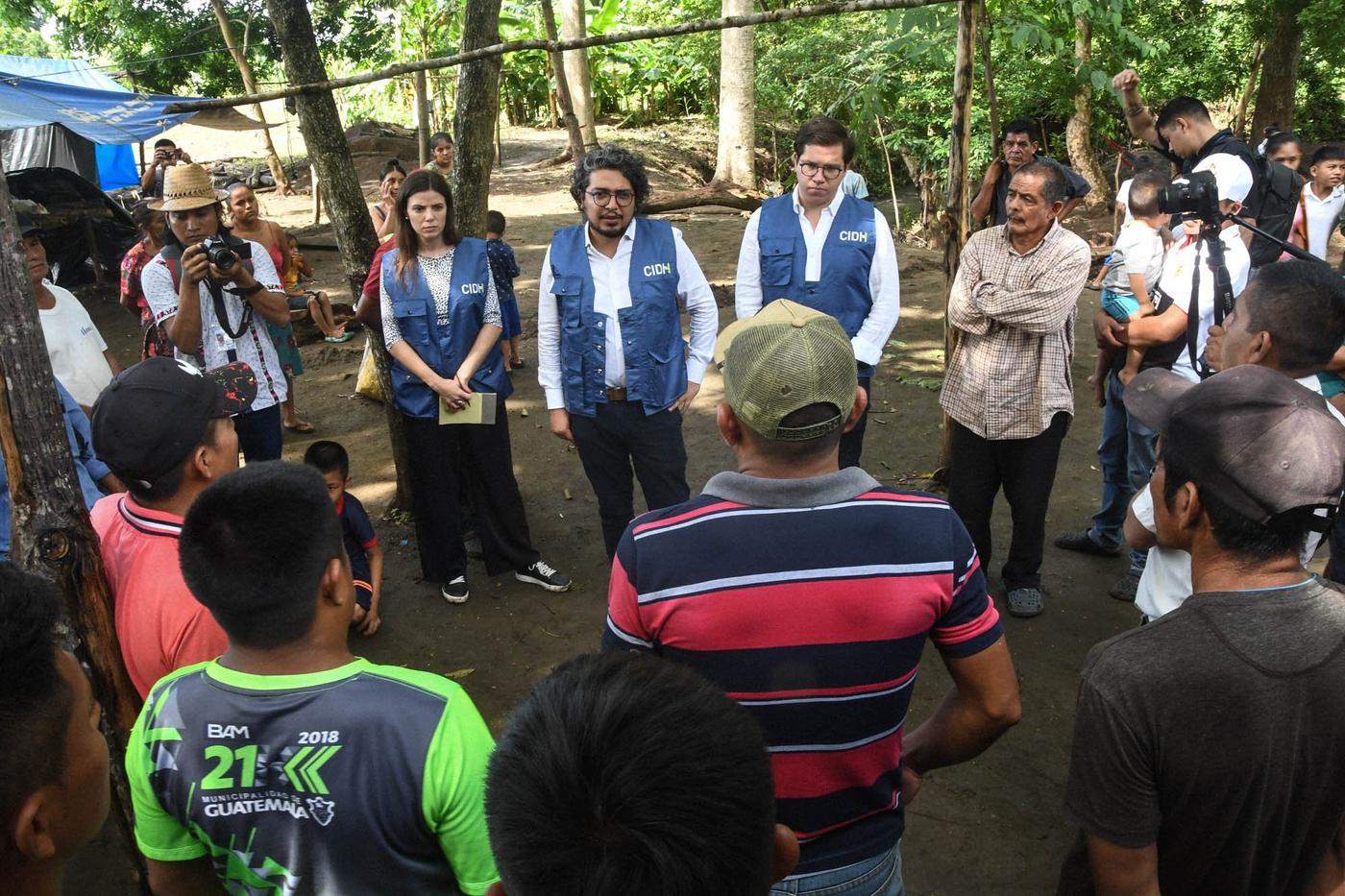  CIDH escucha a las autoridades indígenas de la comunidad de Buena Vista desalojada en El Estor. Foto de Nelton Rivera 