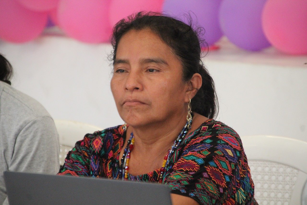  Doña Luisa Xol es originaria de aldea Victoria 20 de Enero y lleva años ejerciendo como comadrona. Foto de Joel Pérez 