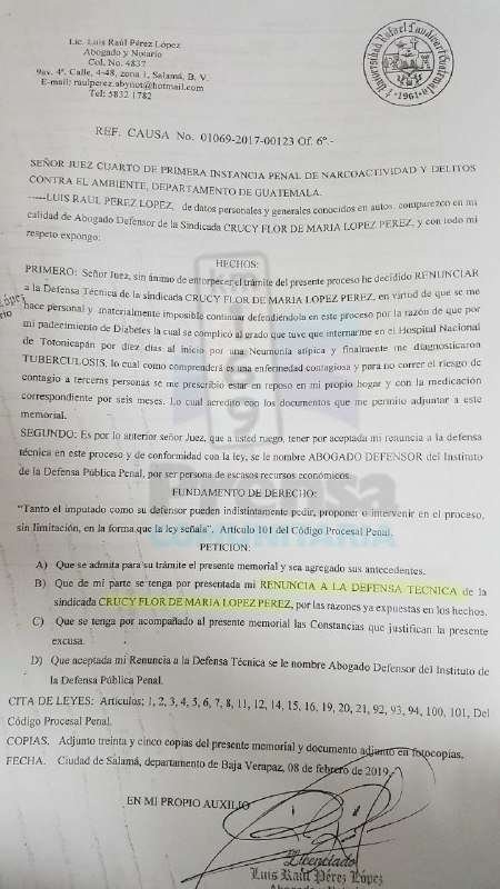  Foto de excusa del abogado de Crucy López 