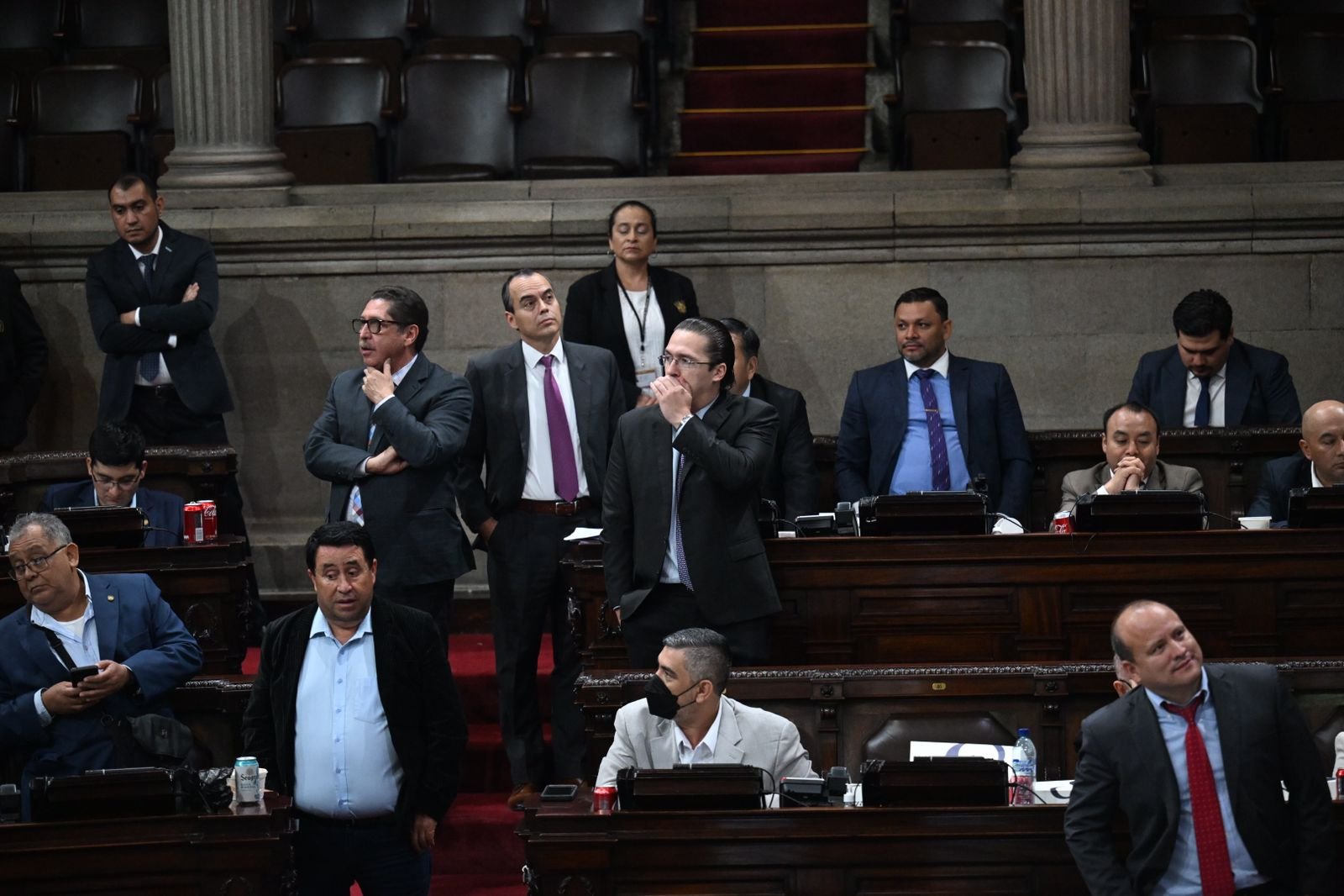  Congresistas mientras conocen el presupuesto. / Fotografía: Prensa Comunitaria 
