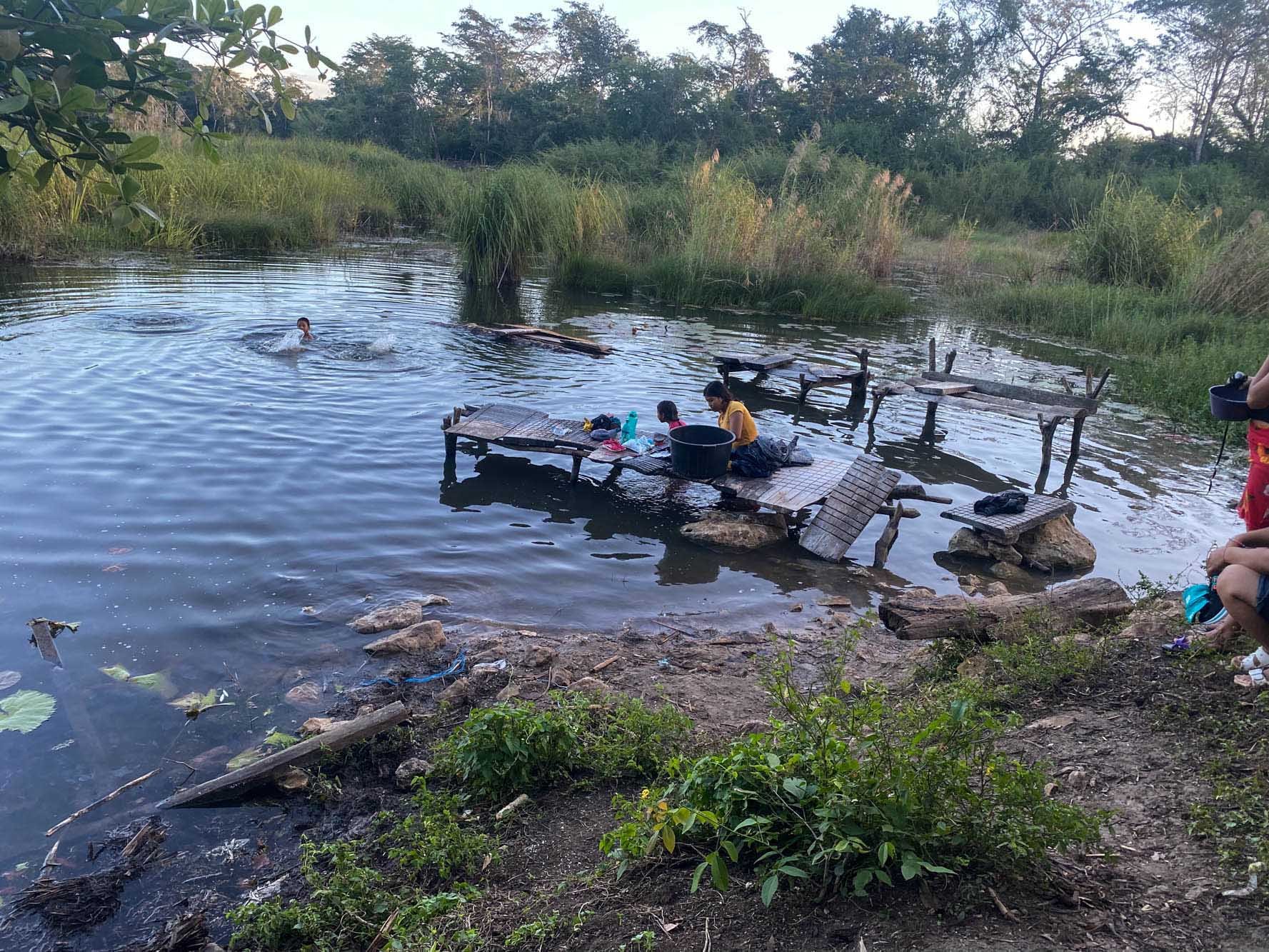  Comunidad Laguna Larga desplazada en la línea de frontera con México. Foto: Cortesía 