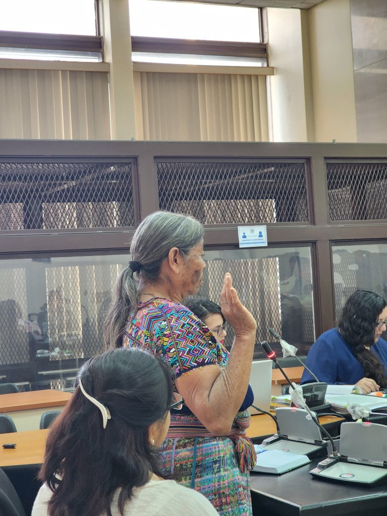  María Avilés aseguró que su mamá fue violada y quemada en su vivienda. Foto de Regina Pérez 