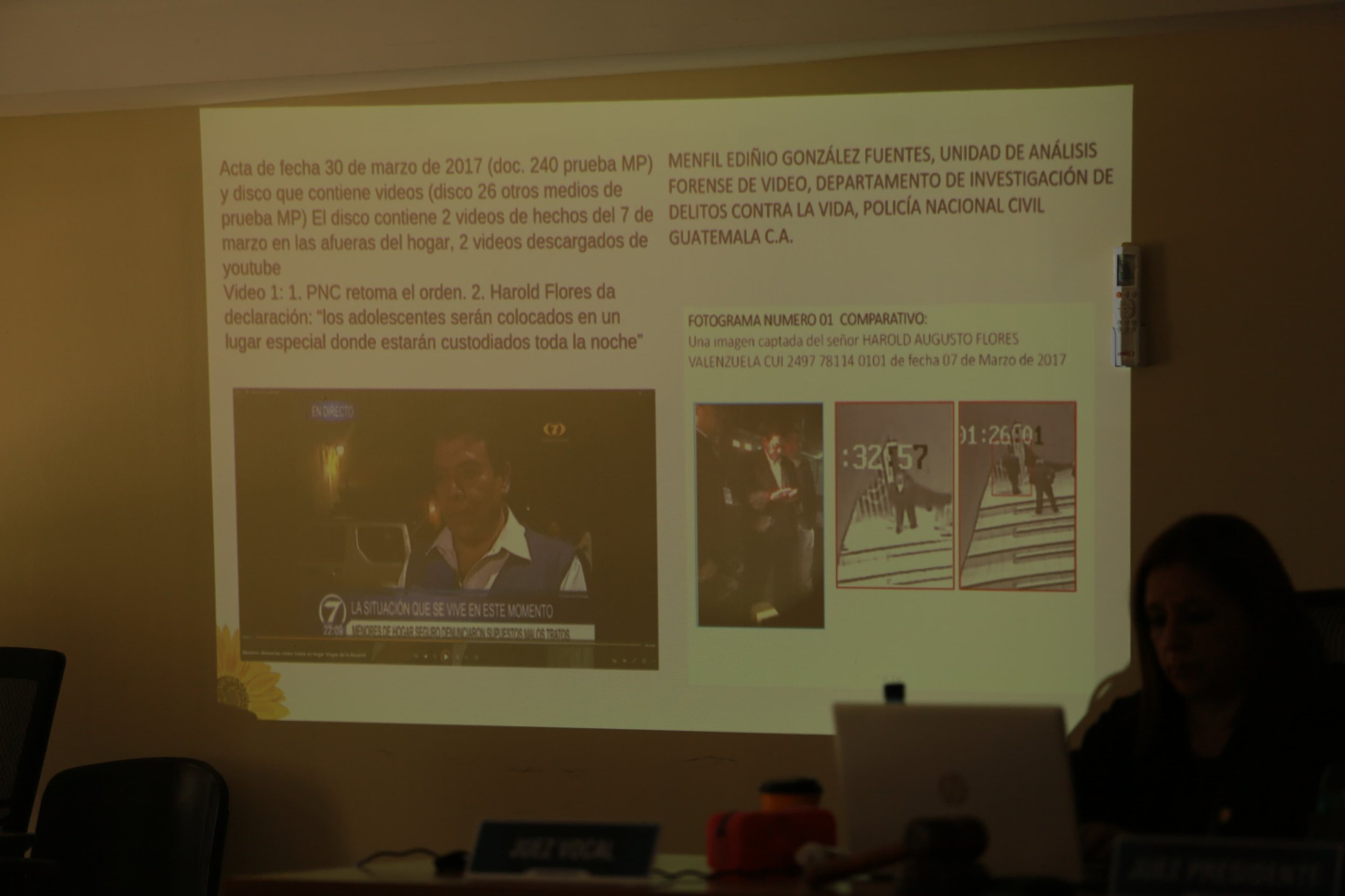  Imagen de las pruebas presentadas por la abogada de Mujeres Transformando el Mundo. Foto: Meme Solano. 