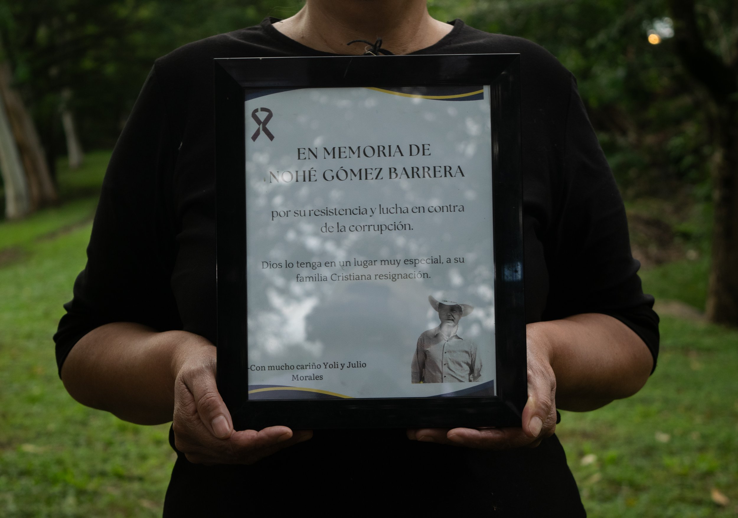  Cuadro en memoria de don Noé Gómez. Foto de Efraín Alvisurez 