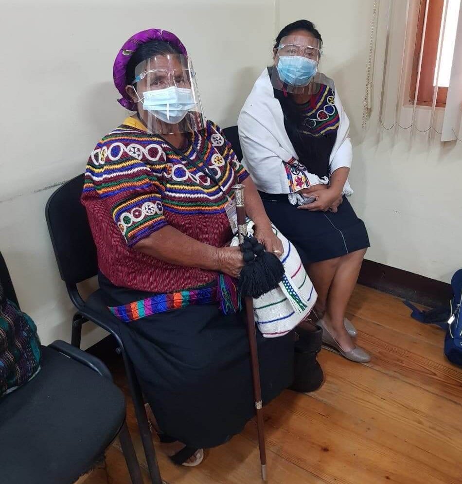  Siy y Mejía durante la audiencia en la que se les levantaron los cargos. Foto: Julián Ventura. 